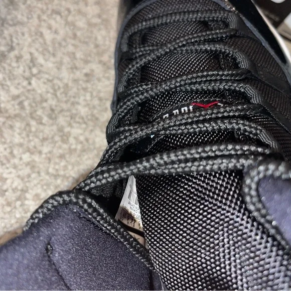 AIR JORDAN RETRO BRED 11 XI NIKE DS WITH BOX AND SHOE HORN ORIGINAL RARE